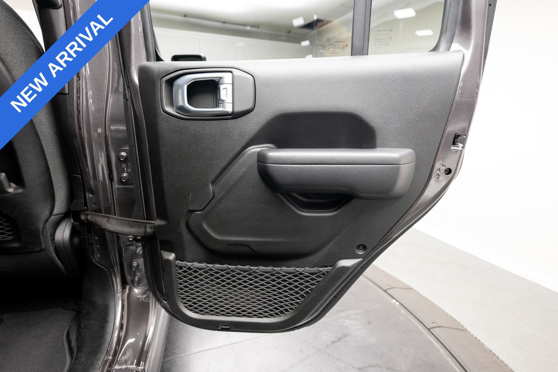 Used 2025 Jeep Wrangler Unlimited Rubicon AWD/4WD image 31