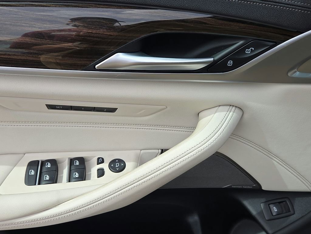 Used 2021 BMW M550i xDrive AWD/4WD image 7