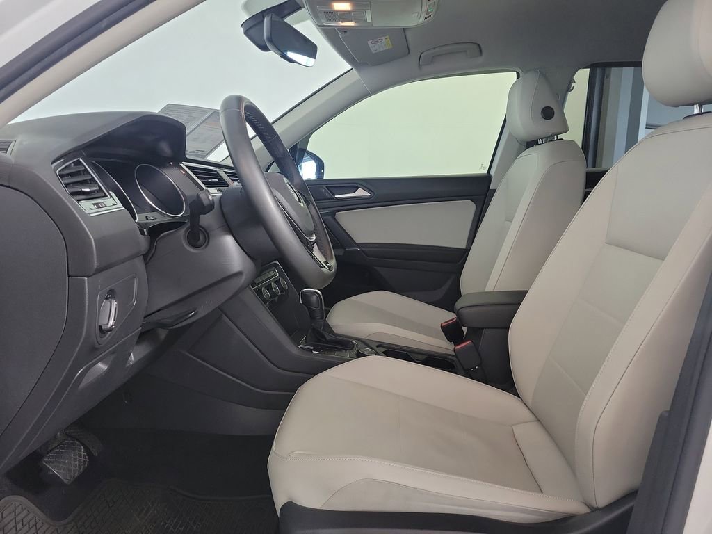 Used 2020 Volkswagen Tiguan SEL AWD/4WD image 12