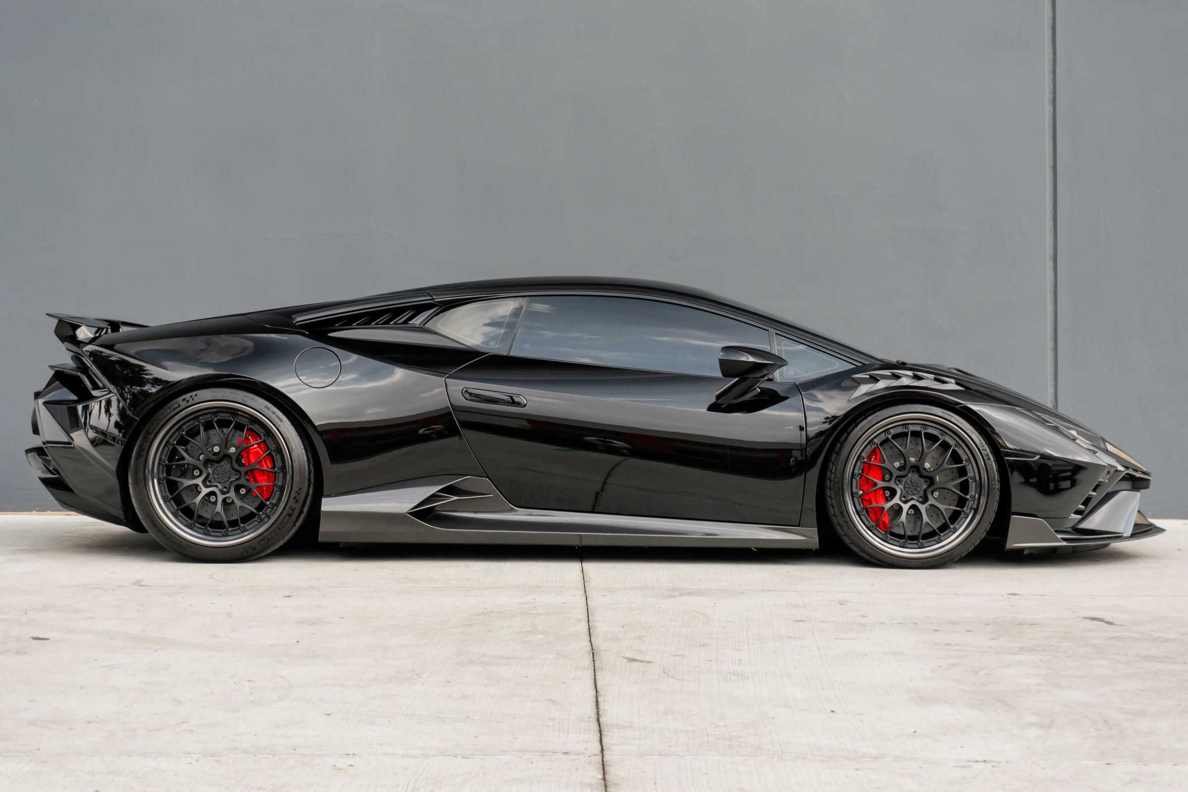 Used 2024 Lamborghini Huracan Tecnica image 6