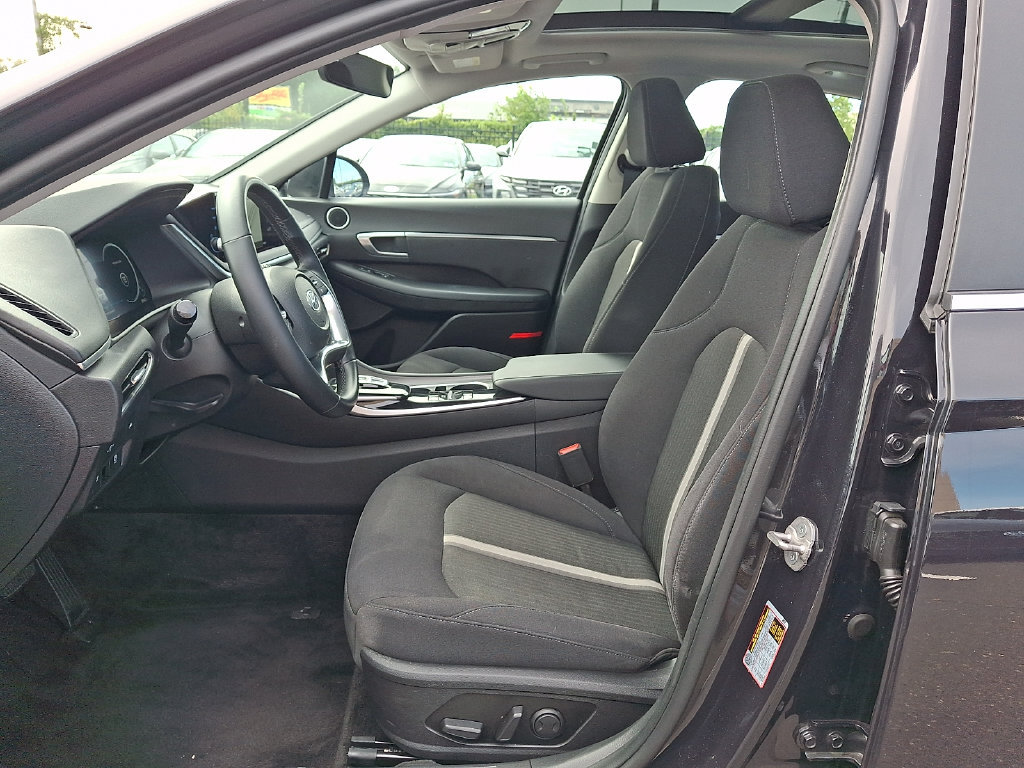 Certified 2023 Hyundai Sonata SEL w/ Convenience Package FWD image 12