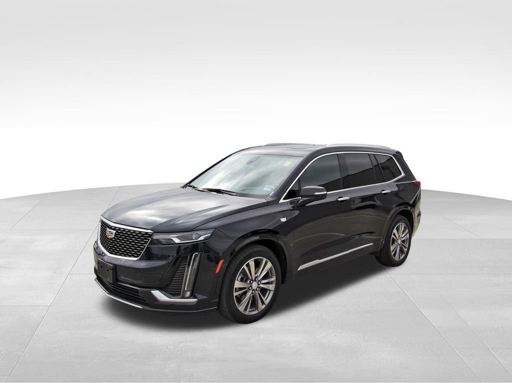 Used 2022 Cadillac XT6 Premium Luxury w/ Technology Package image 2