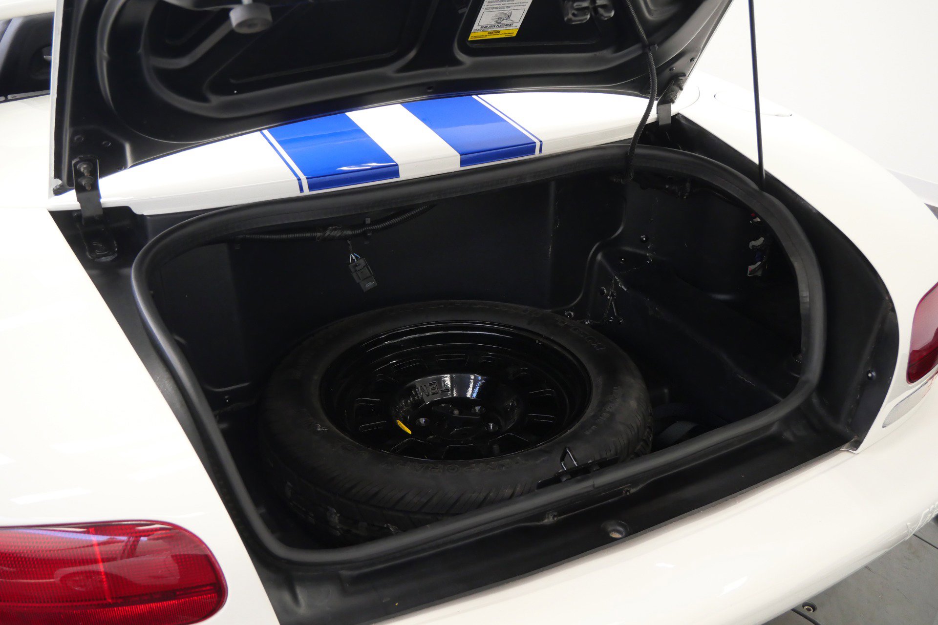 Used 1996 Dodge Viper RT/10 RWD image 19