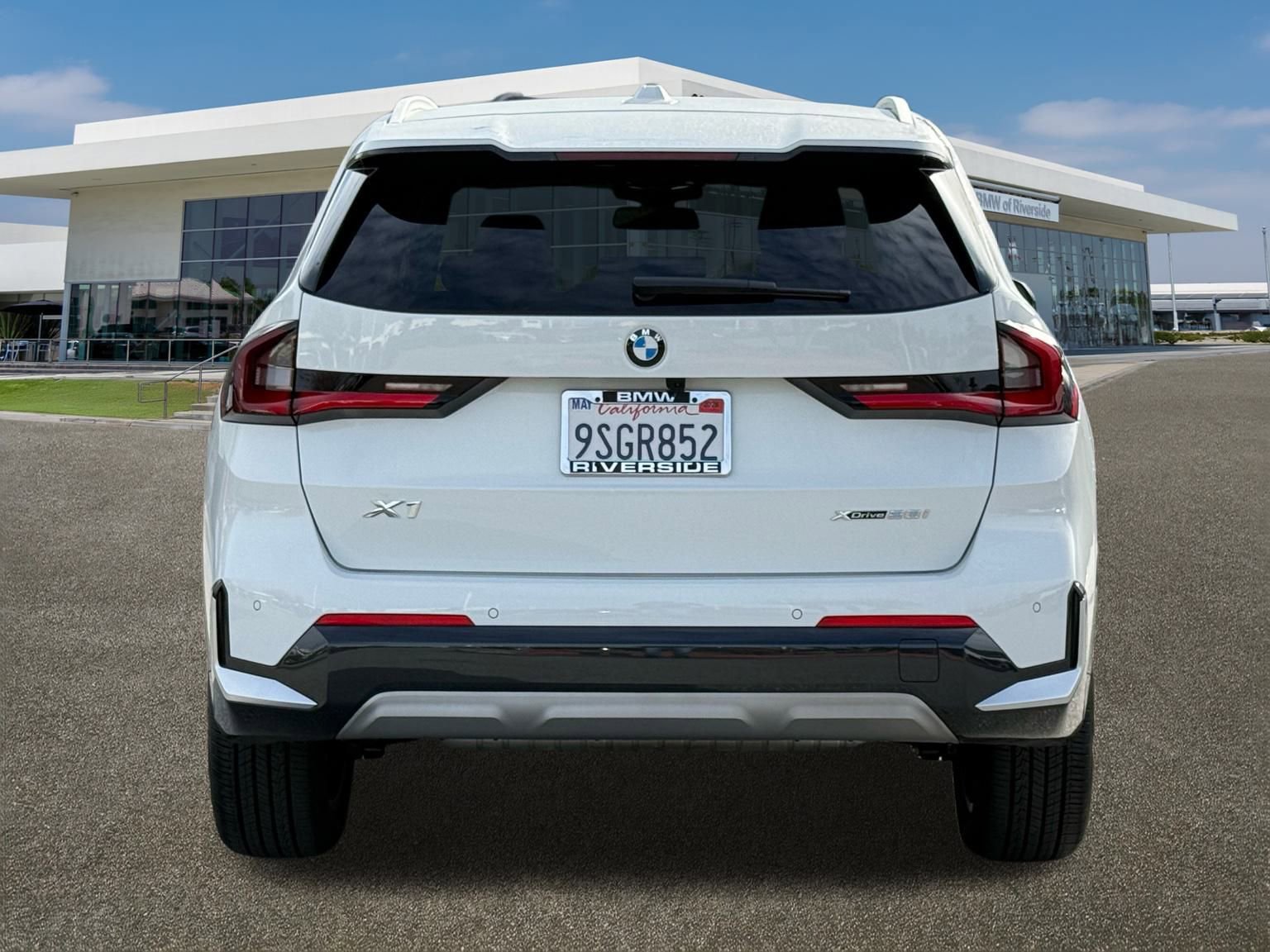 Used 2025 BMW X1 xDrive28i w/ Technology Package image 8