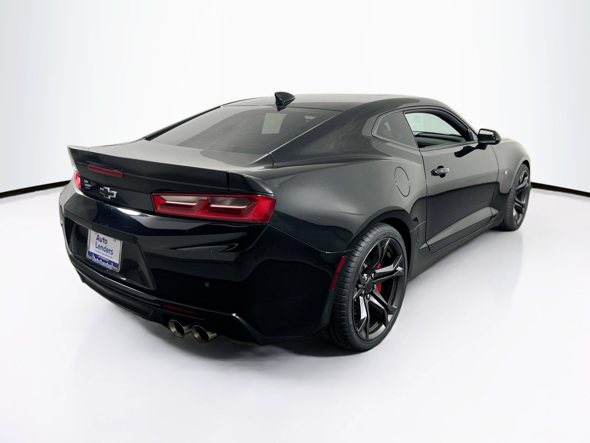 Used 2018 Chevrolet Camaro SS RWD image 5