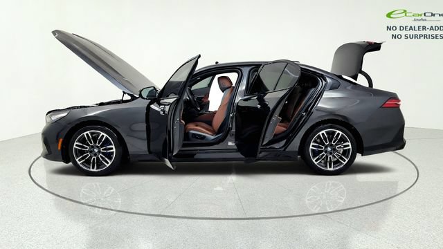 Used 2026 BMW 530i w/ M Sport Package RWD image 15