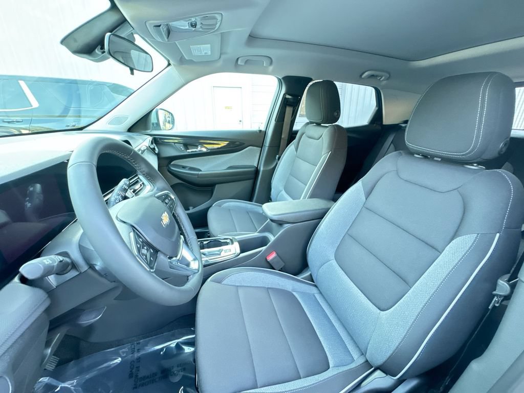 New 2026 Chevrolet TrailBlazer LT w/ LT Cold Weather Package FWD image 13