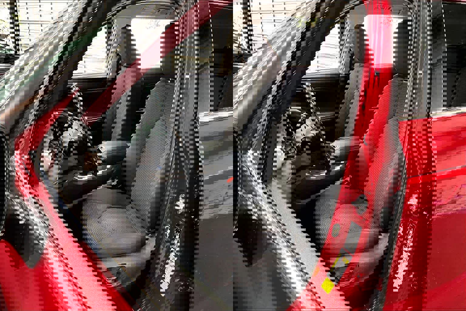 Used 2021 Toyota Highlander LE image 27