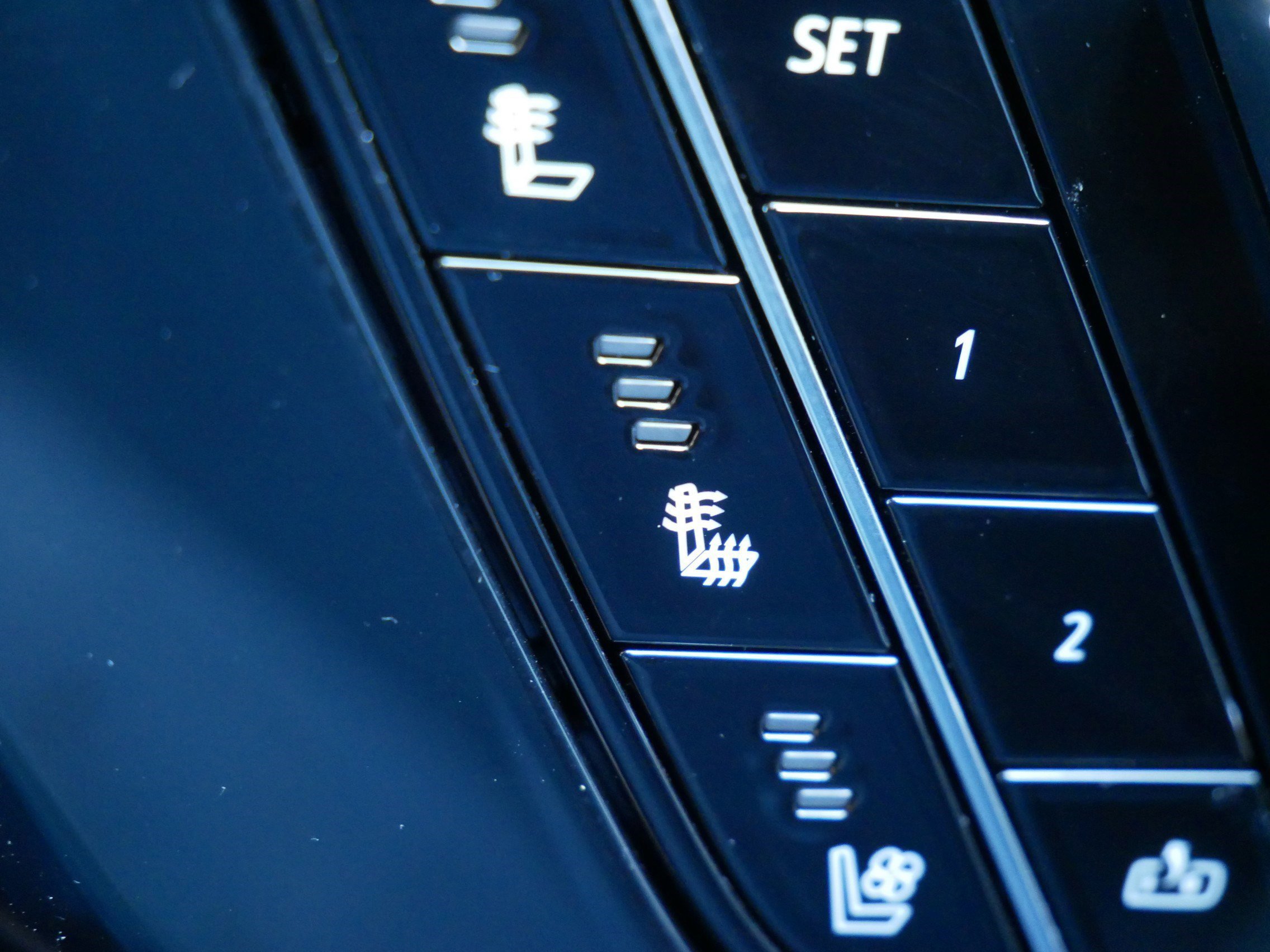 Used 2025 Cadillac Optiq Sport 2 w/ LPO, Floor Liner Package image 25