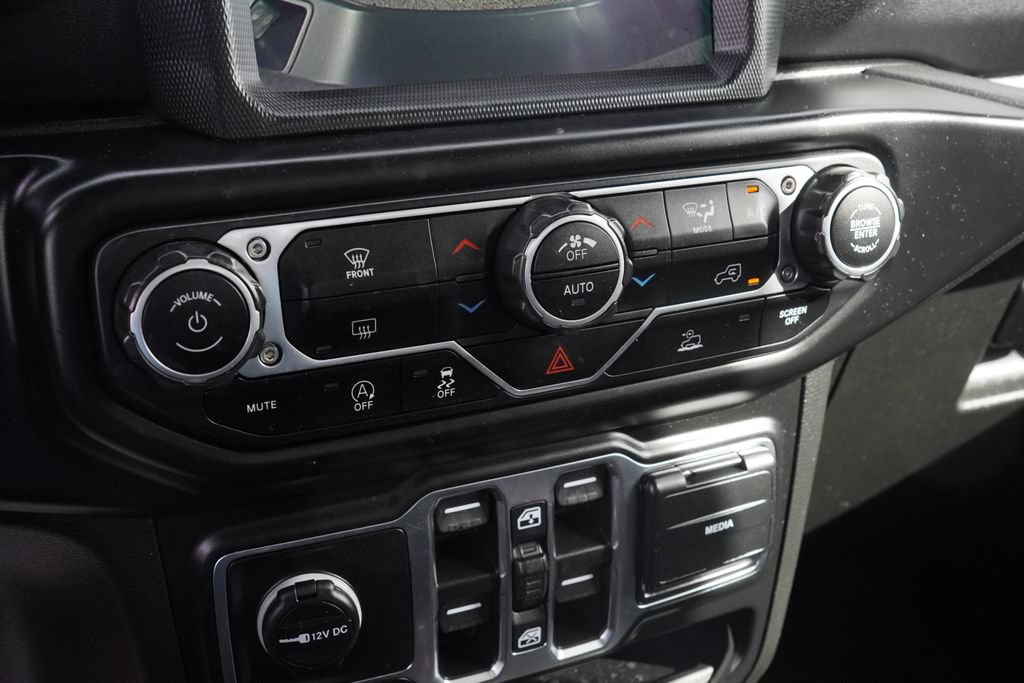Used 2021 Jeep Gladiator Overland w/ Popular Equipment Package AWD/4WD image 24