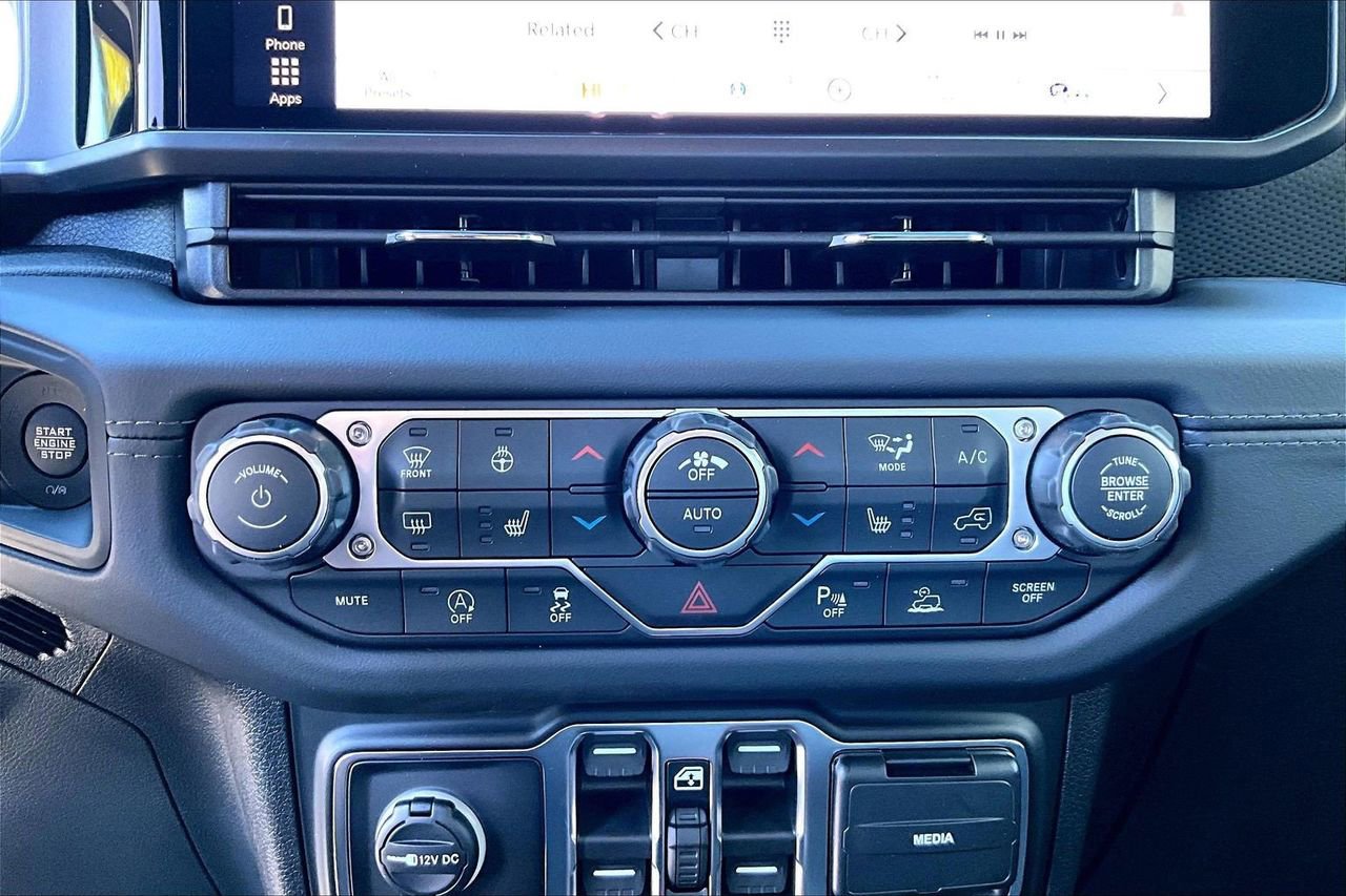 New 2026 Jeep Wrangler Unlimited Rubicon AWD/4WD image 16