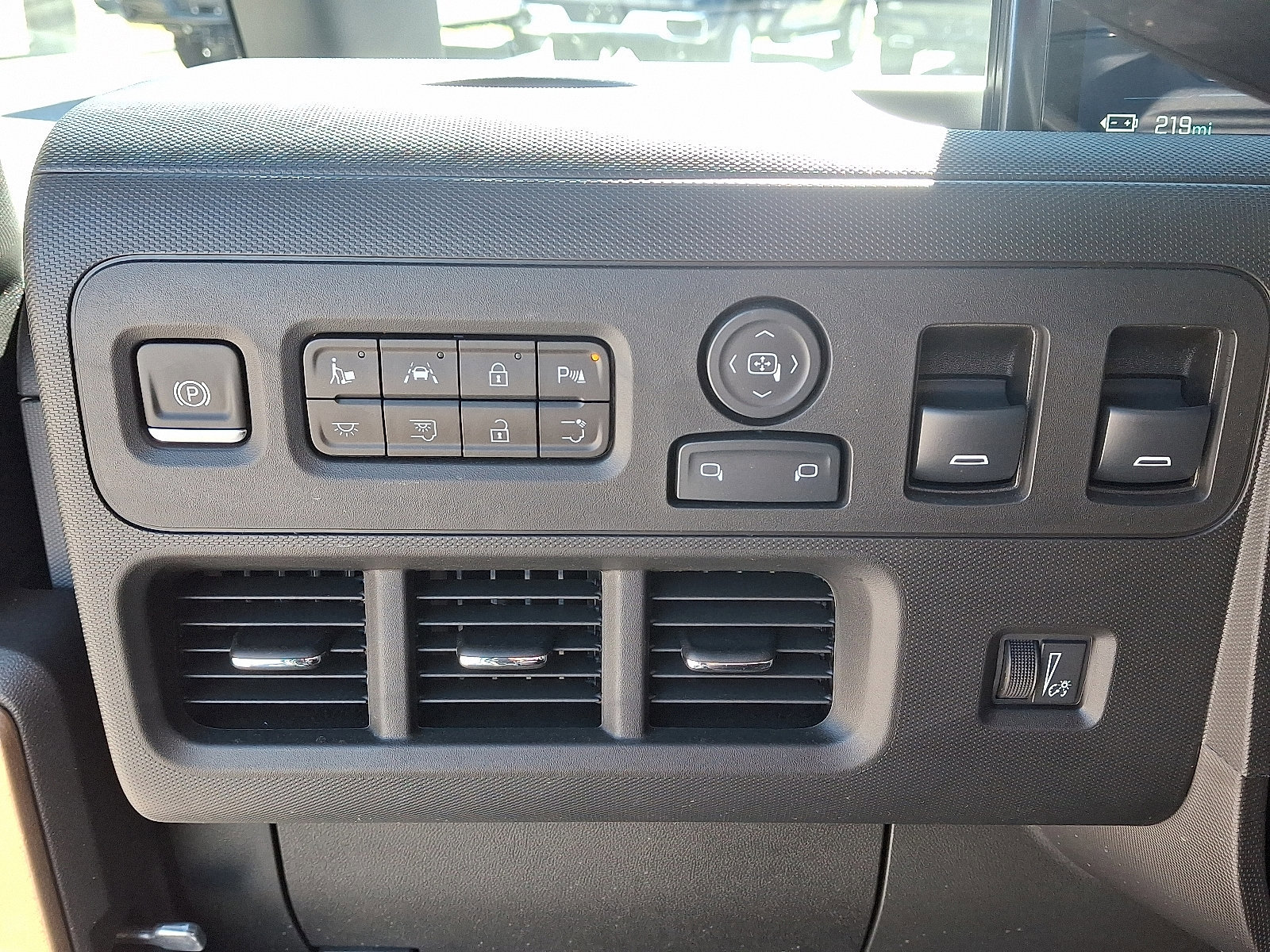 New 2025 Chevrolet Brightdrop 400 w/ Battery Pack, Max Range image 12