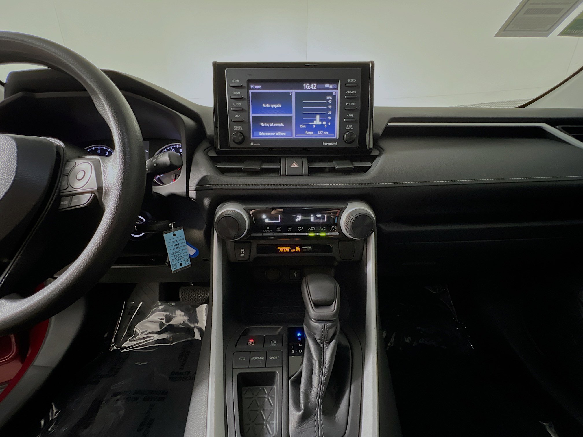 Used 2021 Toyota RAV4 LE image 25