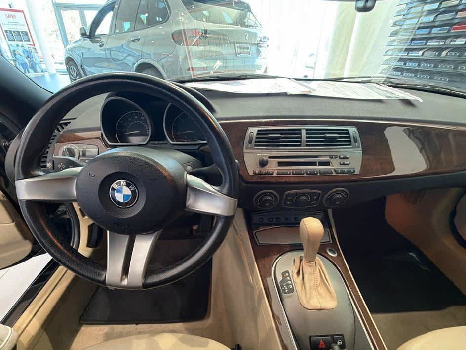 Used 2003 BMW Z4 2.5i RWD image 8