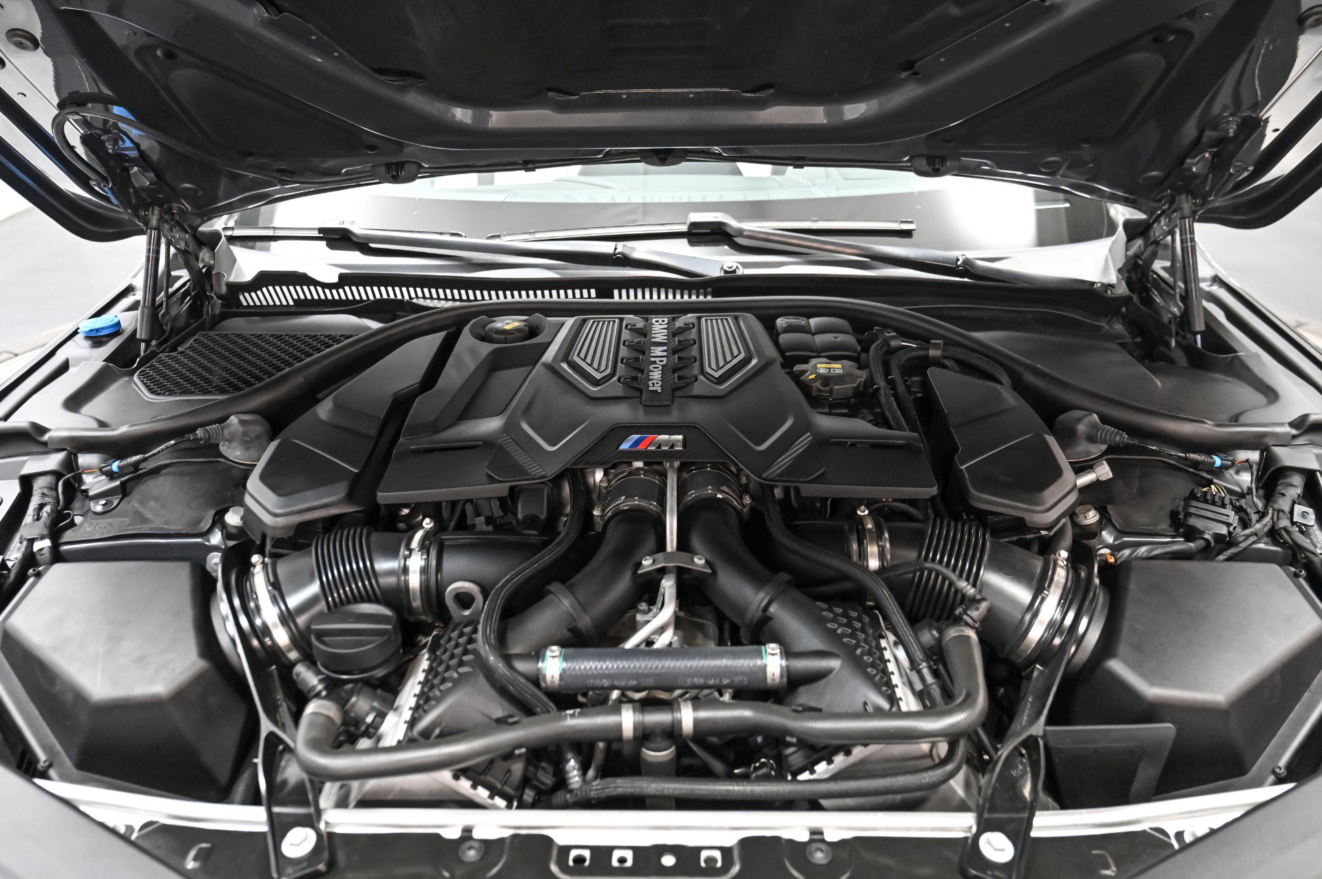 Used 2022 BMW M8 Competition image 50