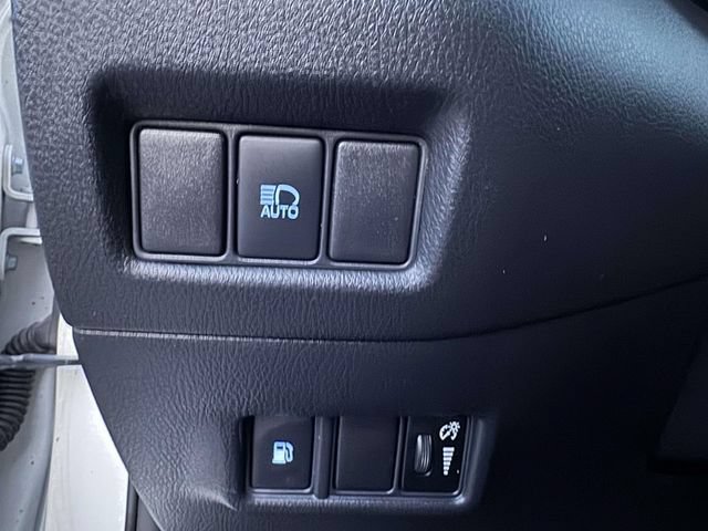Used 2021 Toyota C-HR LE FWD image 24