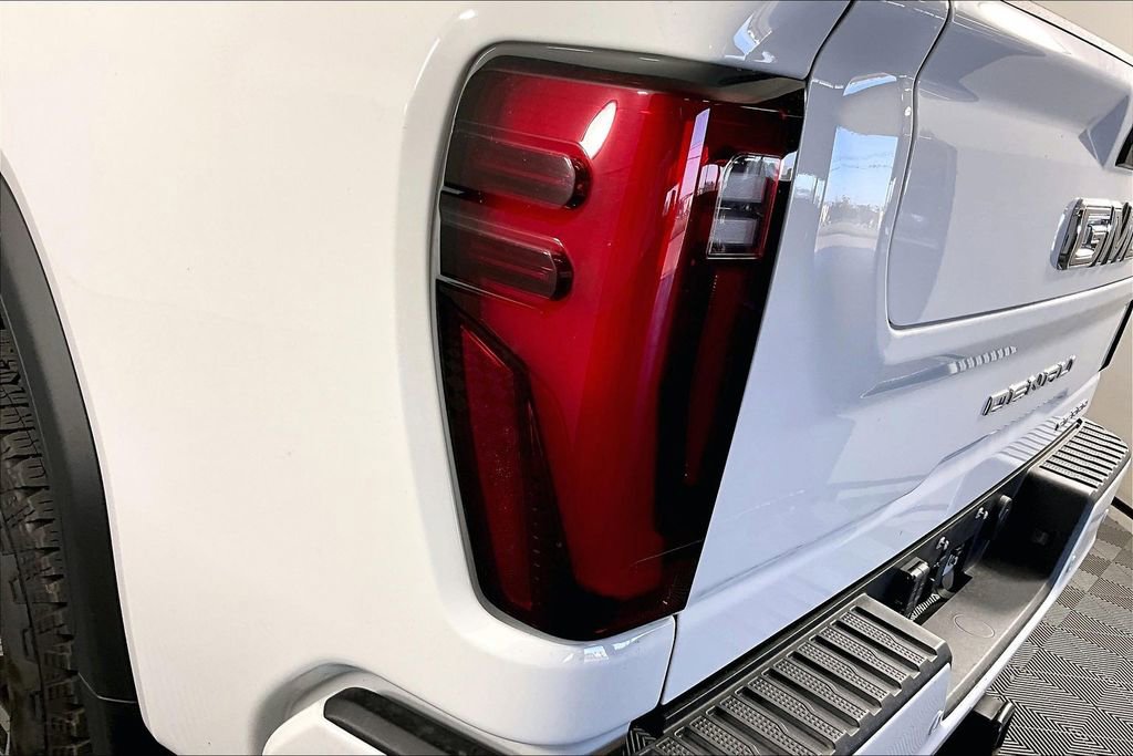 Used 2025 GMC Sierra 2500 Denali Ultimate w/ Max Trailering Package AWD/4WD image 20