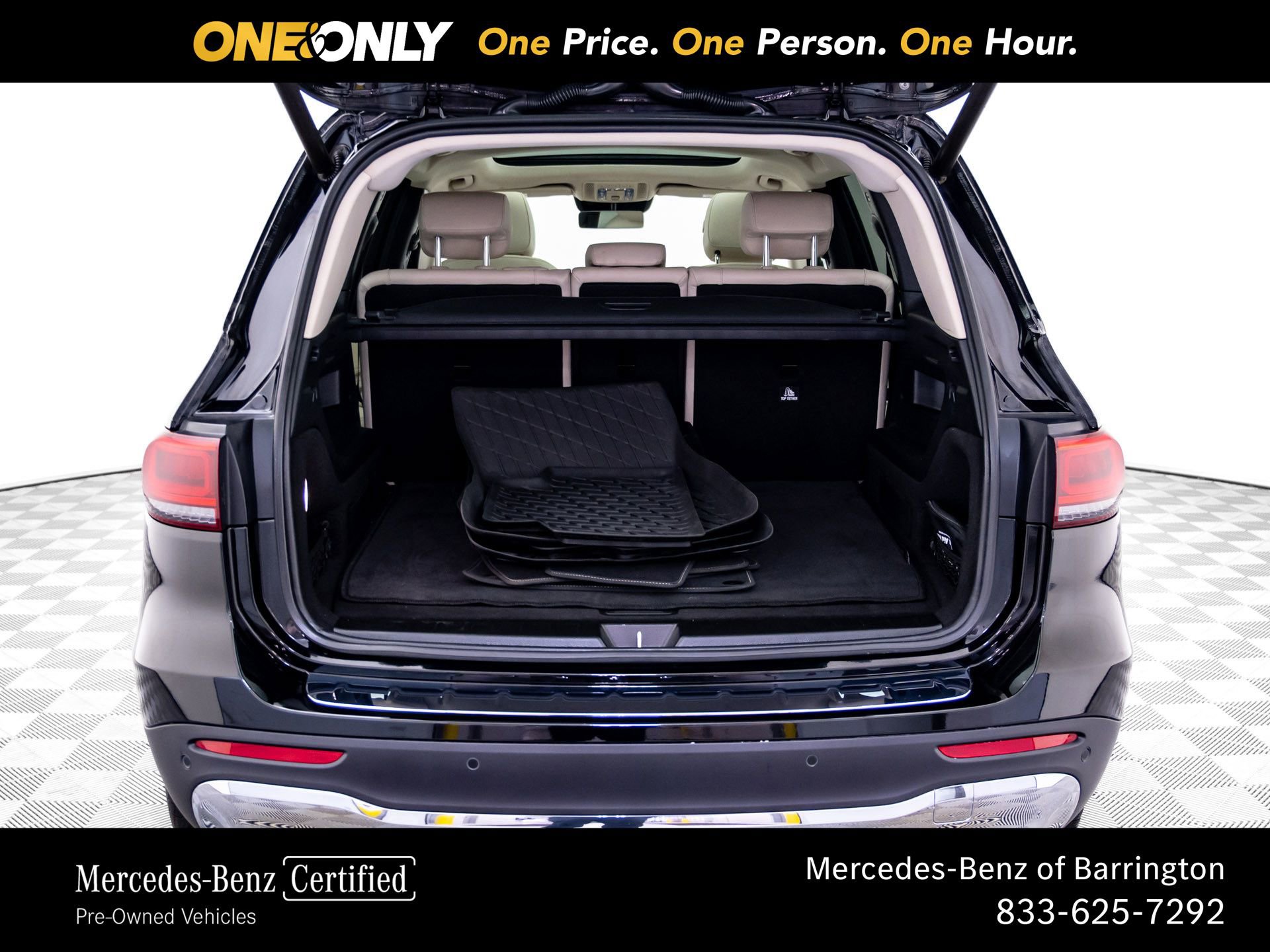 Used 2023 Mercedes-Benz GLB 250 4MATIC w/ Premium Package image 34