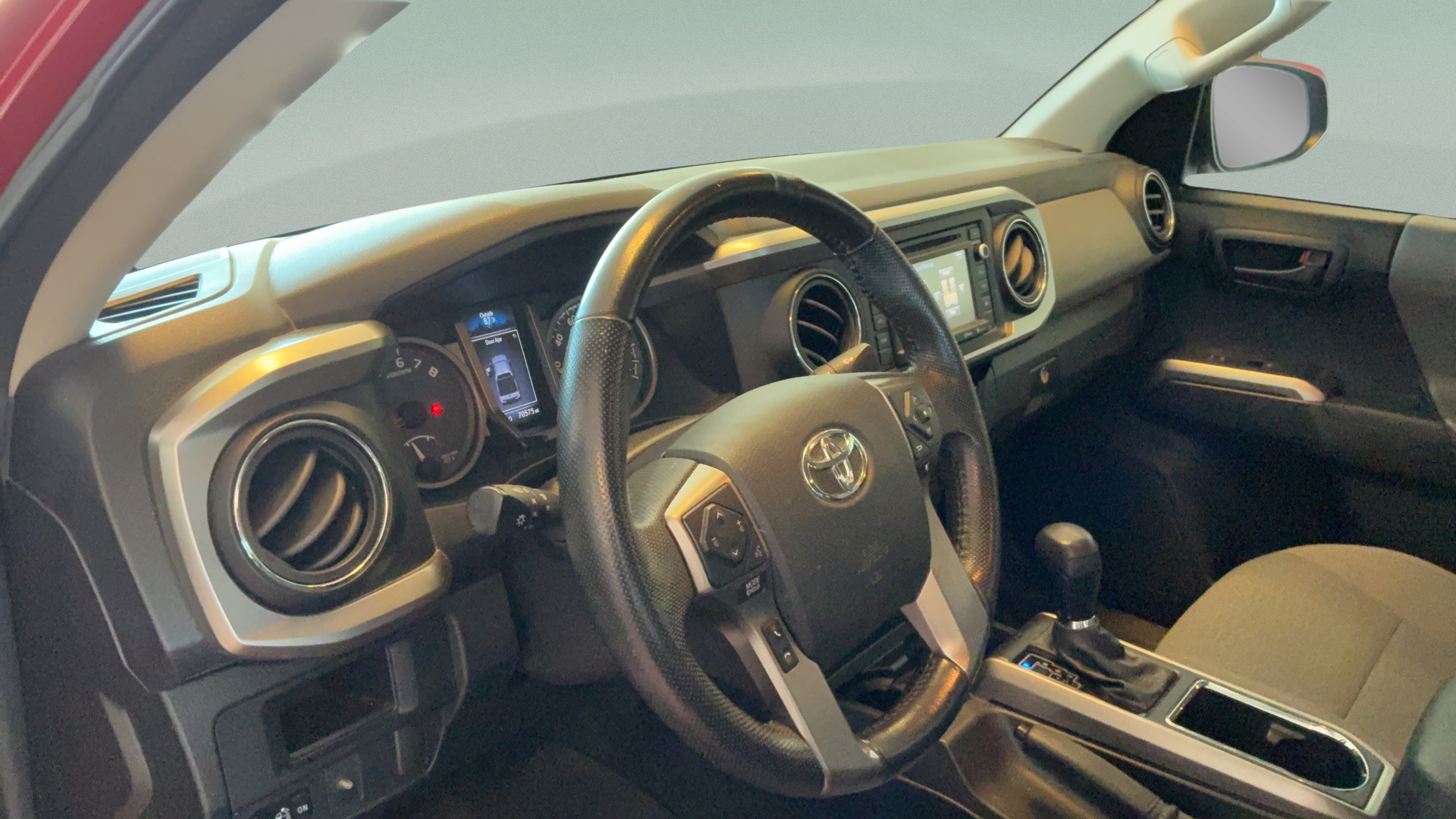 Used 2016 Toyota Tacoma SR5 w/ SR5 Appearance Package (SN) RWD image 28