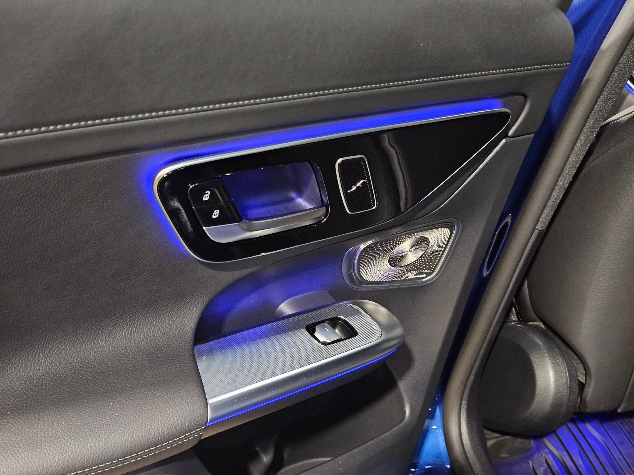 Used 2025 Mercedes-Benz GLC 300 4MATIC image 36