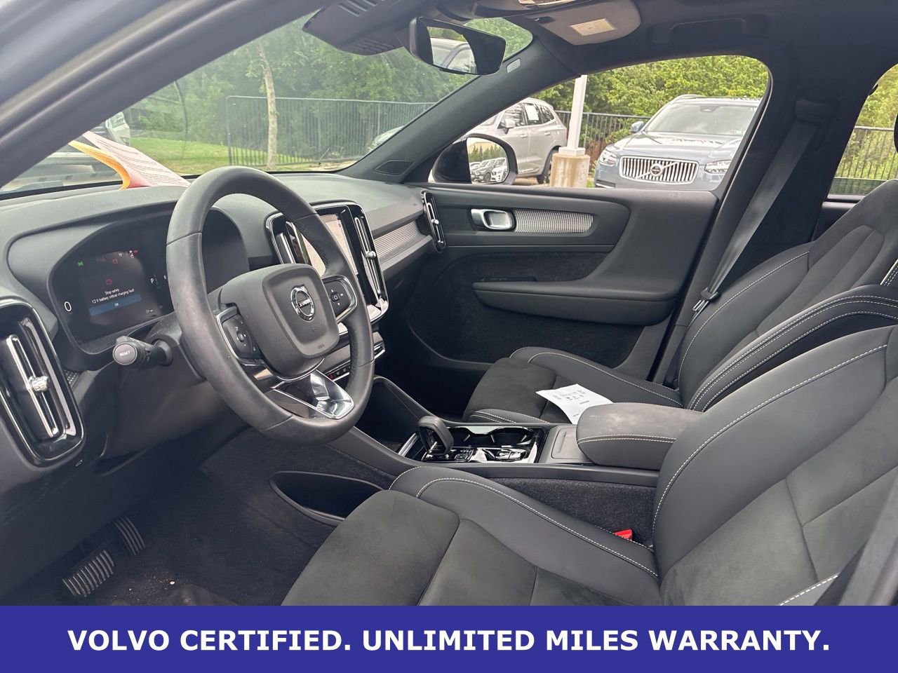 Certified 2023 Volvo XC40 B5 Plus w/ Climate Package image 18