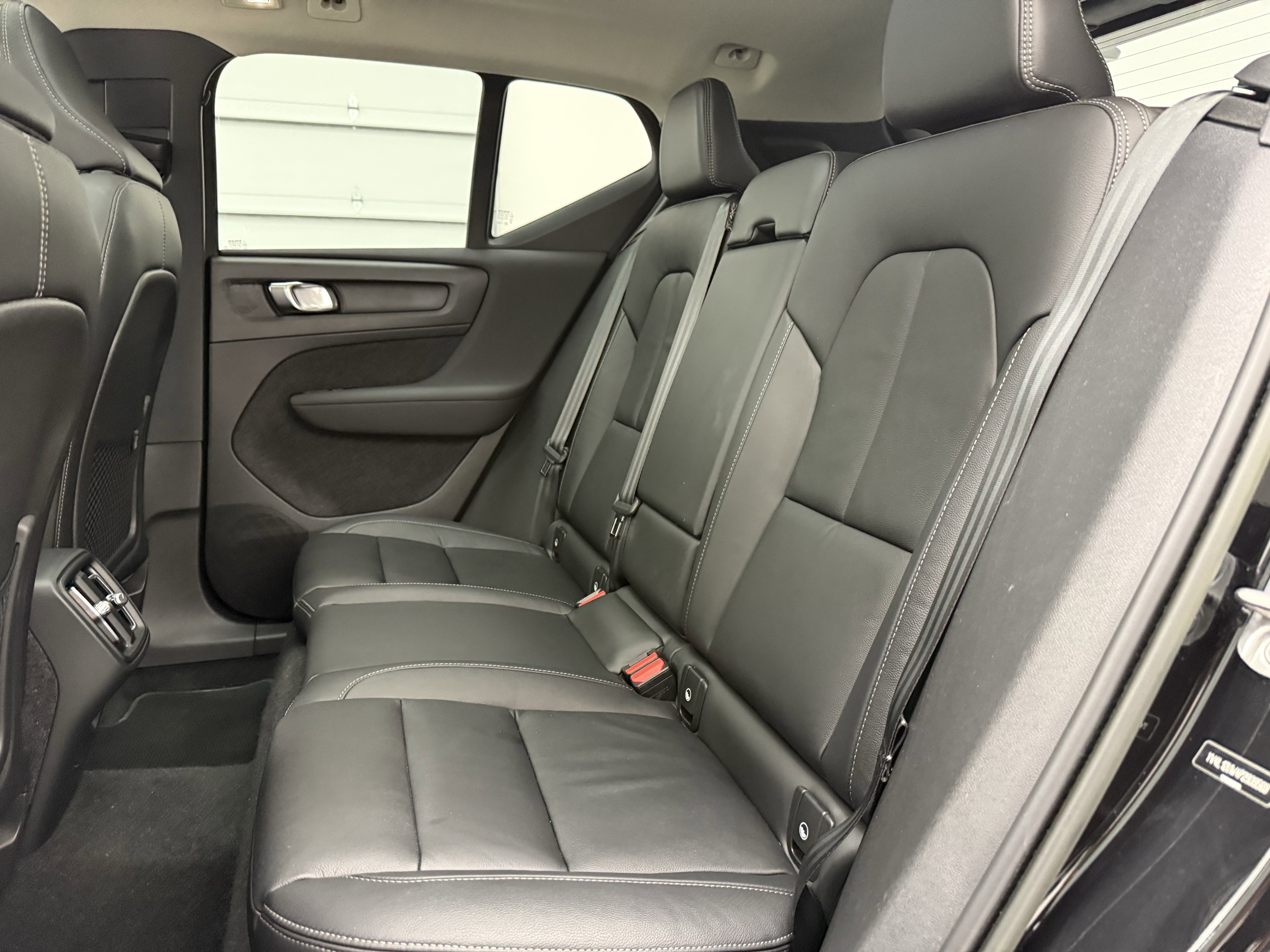 Certified 2023 Volvo XC40 B5 Plus w/ Driver Assist Package image 22