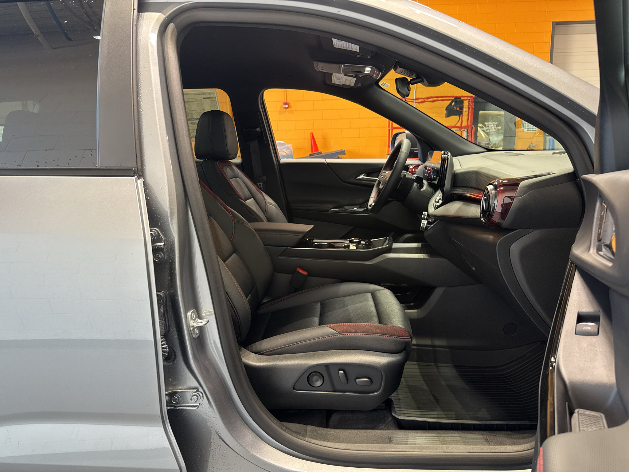 New 2027 Chevrolet Equinox RS w/ Convenience Package III AWD/4WD image 19