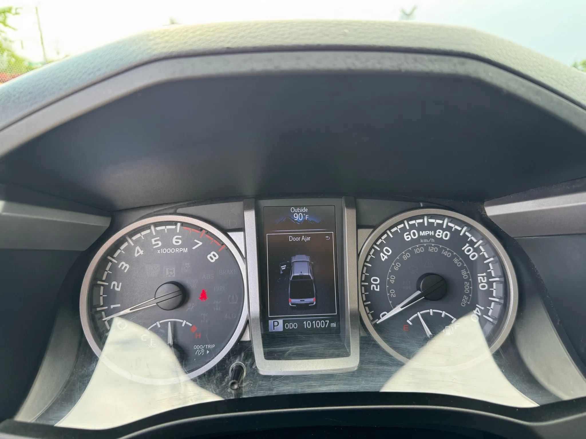 Used 2016 Toyota Tacoma Limited w/ Towing Package AWD/4WD image 16