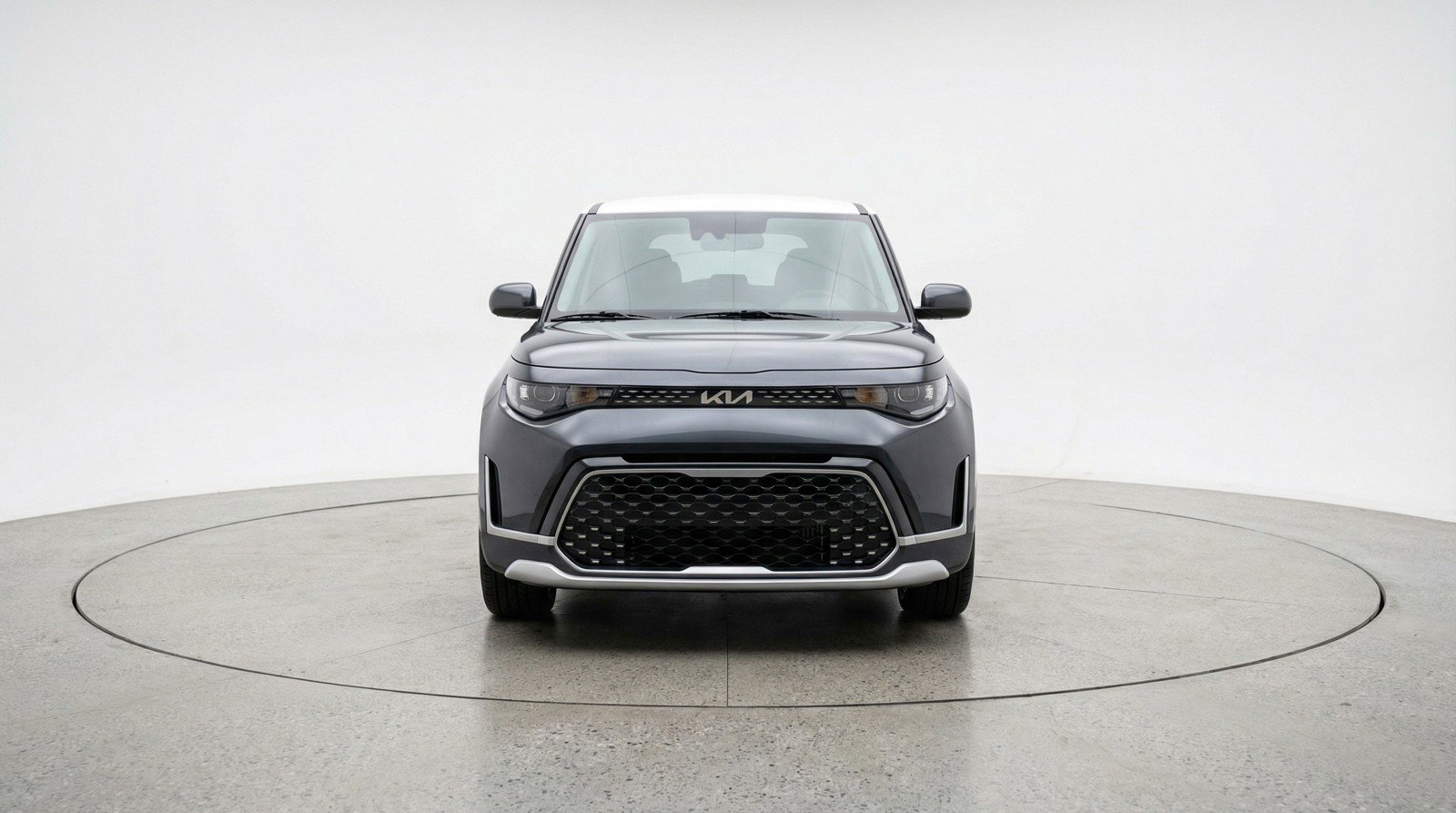Used 2025 Kia Soul LX w/ LX Technology Package FWD image 2