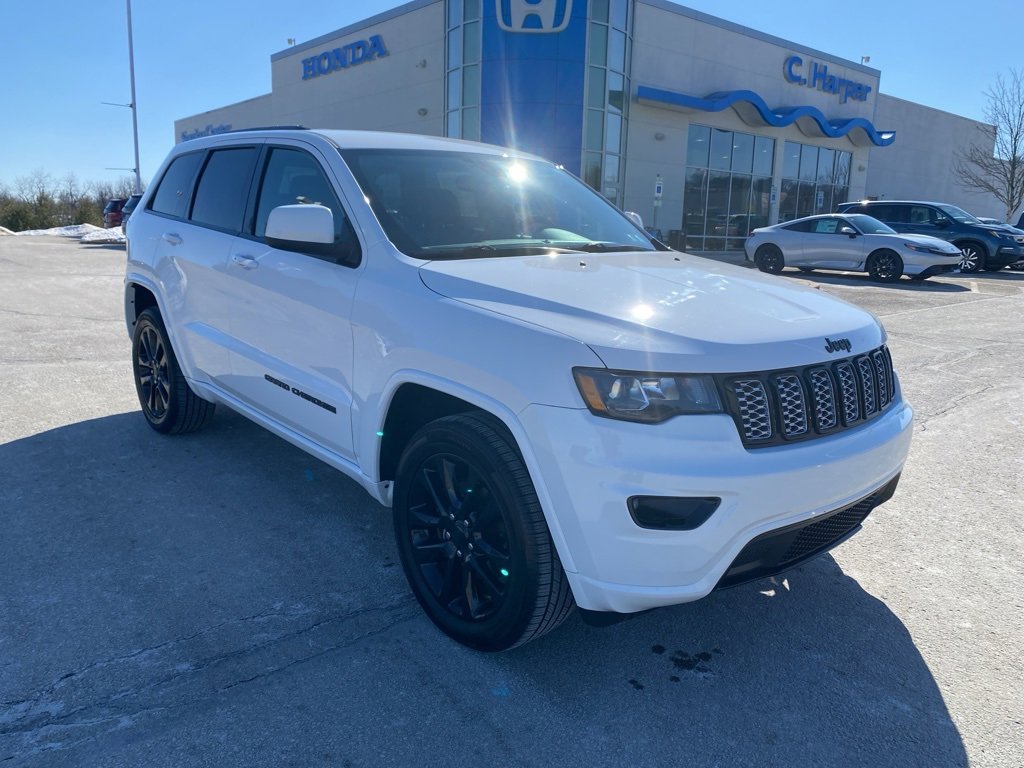 Used 2018 Jeep Grand Cherokee Altitude image 1