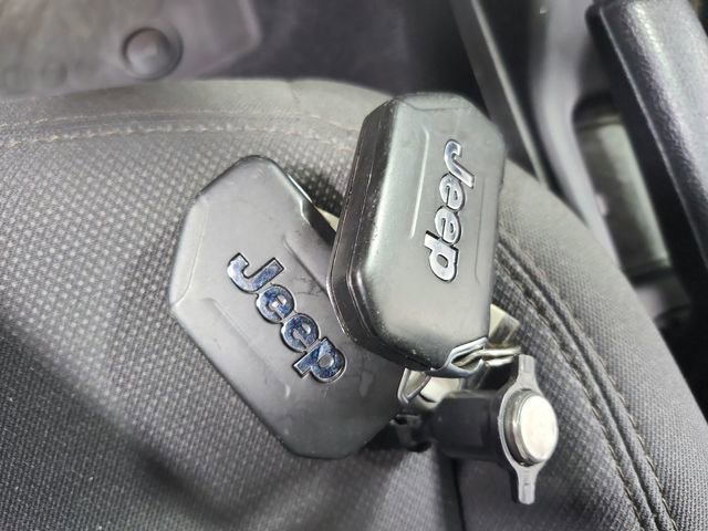 Used 2023 Jeep Gladiator Sport AWD/4WD image 30