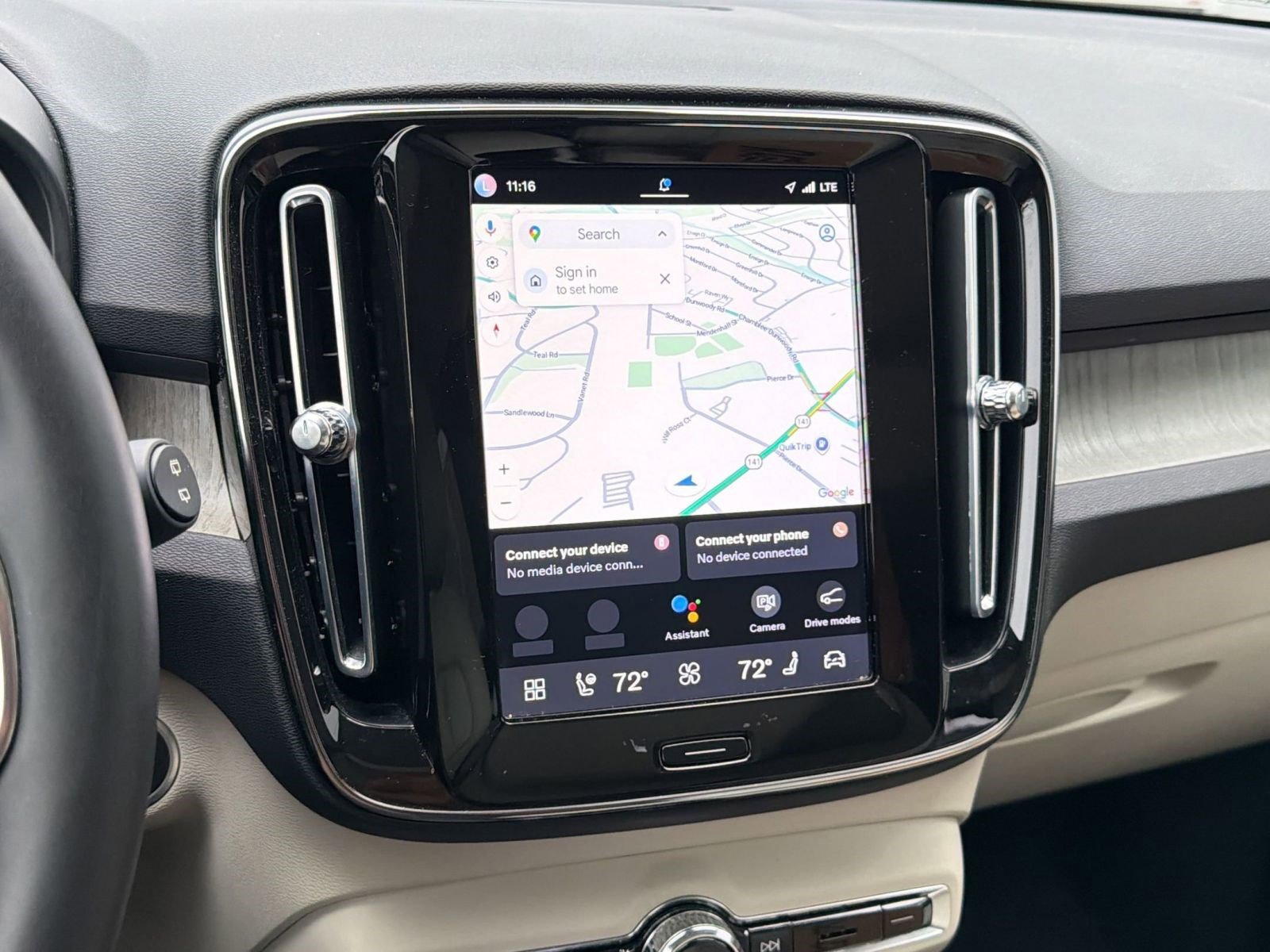 Certified 2023 Volvo XC40 B5 Plus w/ Driver Assist Package image 20