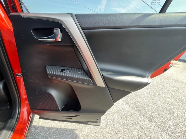 Used 2015 Toyota RAV4 Limited image 32