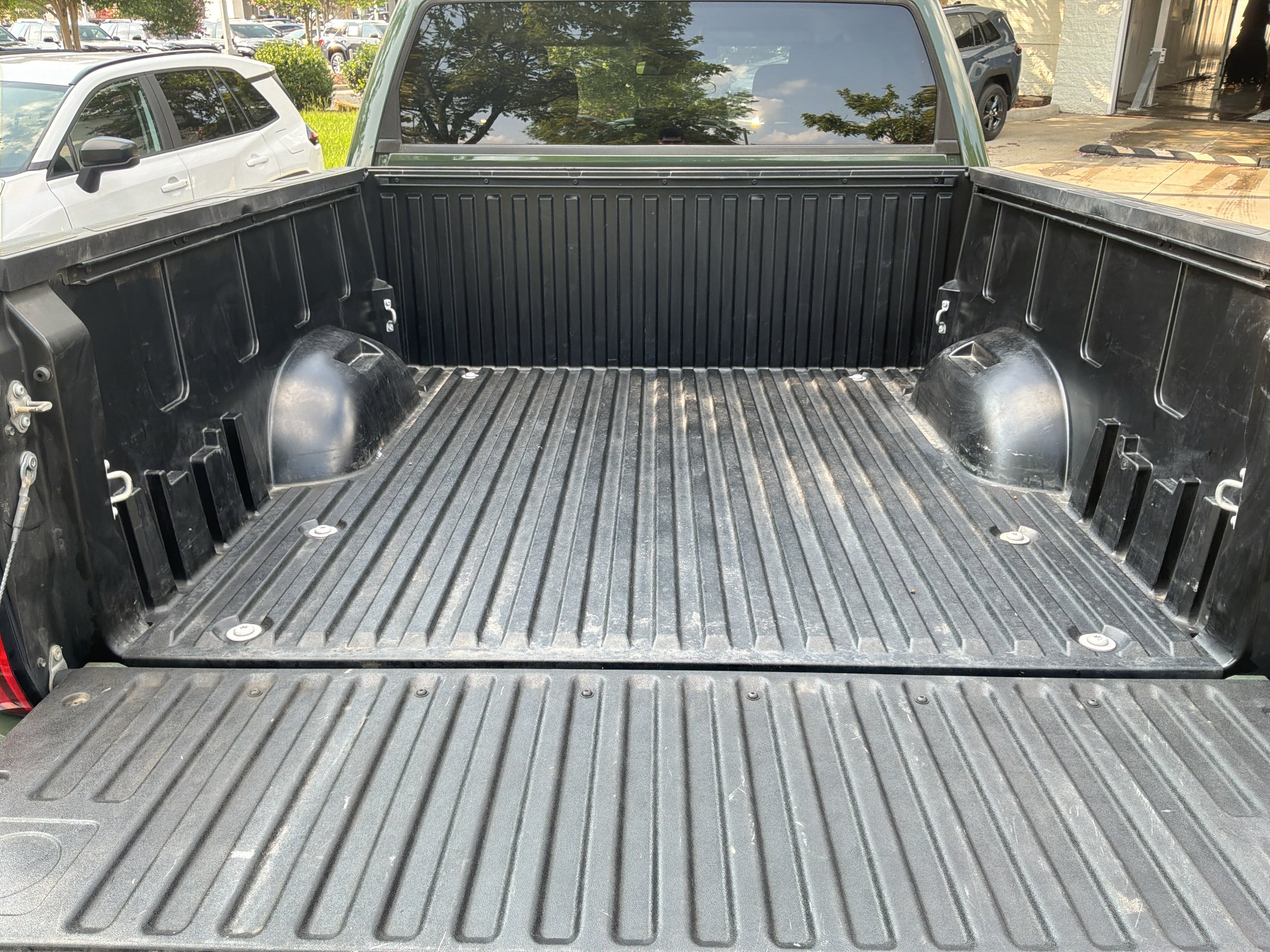 Used 2022 Toyota Tundra SR5 w/ SR5 Convenience Package AWD/4WD image 31