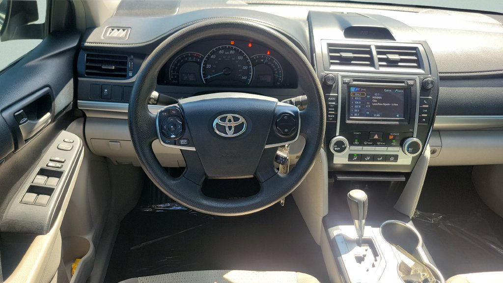 Used 2013 Toyota Camry LE FWD image 12