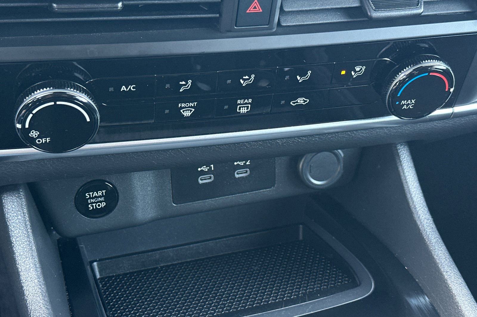 Used 2024 Nissan Rogue S image 30