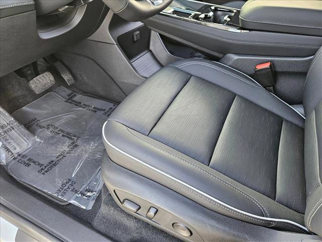 Used 2025 Buick Enclave Sport Touring image 4