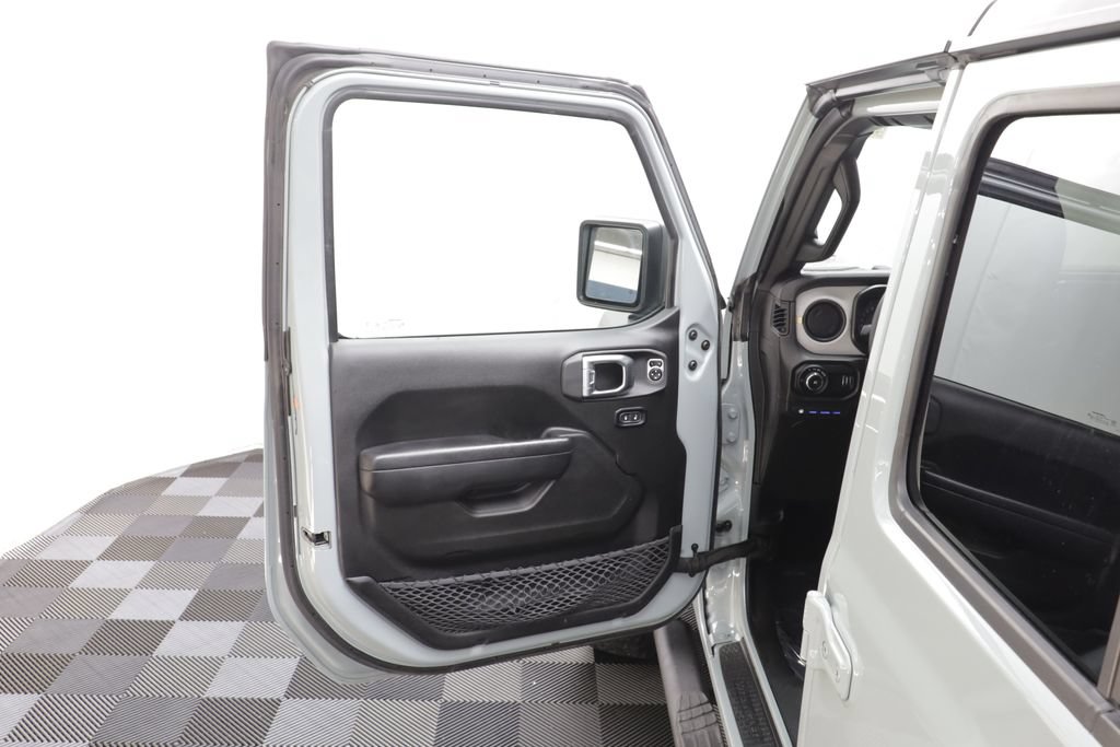 Used 2024 Jeep Wrangler Unlimited AWD/4WD image 5