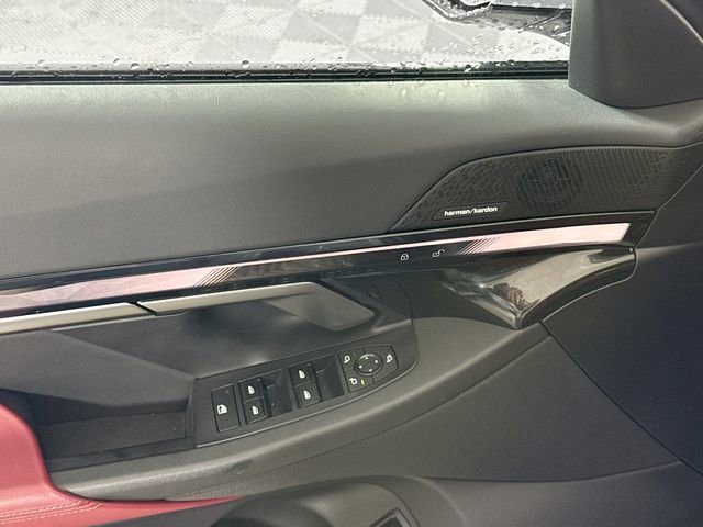 Used 2024 BMW i5 eDrive40i w/ M Sport Package image 17