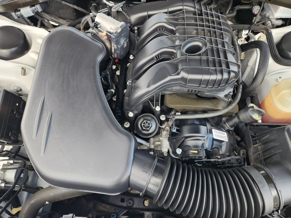 Used 2023 Chrysler 300 Touring w/ Sport Appearance Package RWD image 30