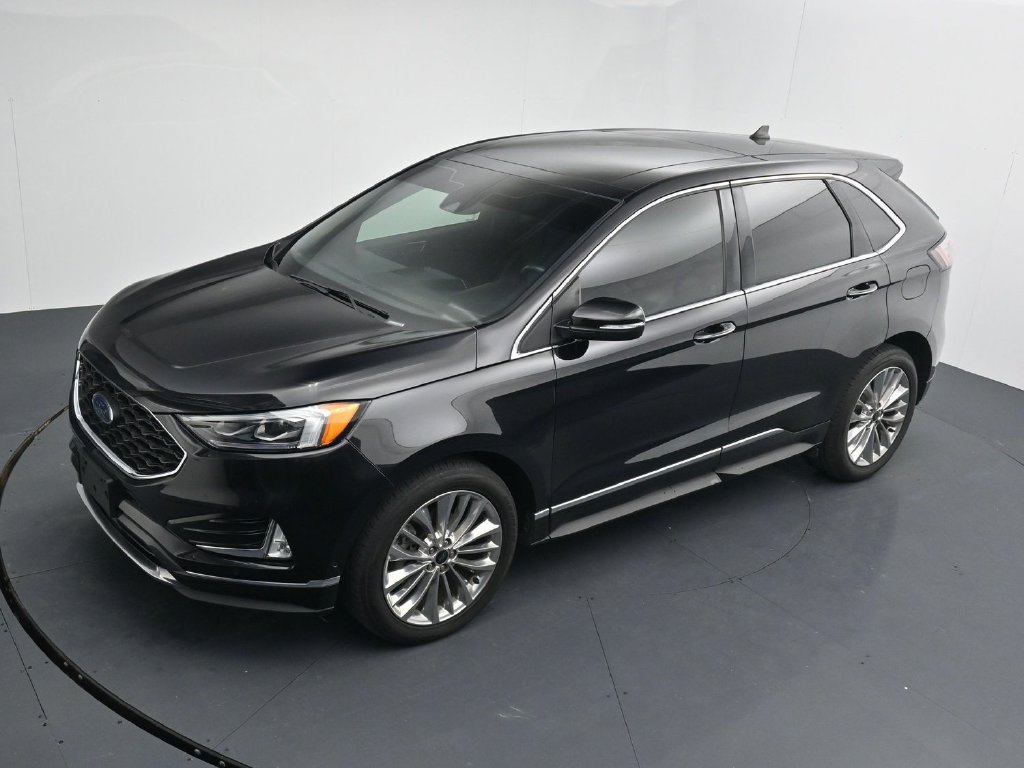 Used 2020 Ford Edge Titanium w/ Equipment Group 301A FWD image 12