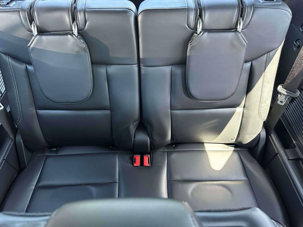 Used 2022 Ford Explorer XLT w/ Equipment Group 202A AWD/4WD image 11