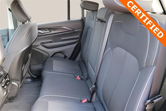 Used 2023 Jeep Grand Cherokee Laredo image 14