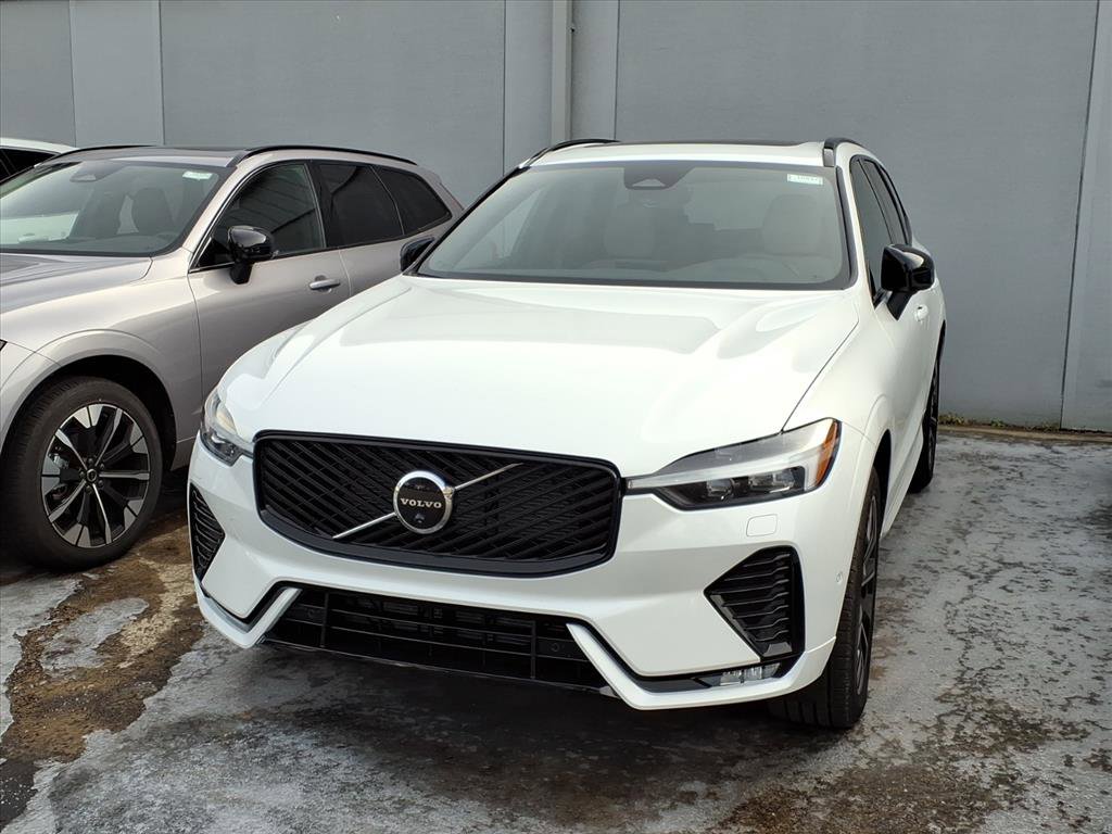 New 2026 Volvo XC60 B5 Plus w/ Protection Package Premier image 4