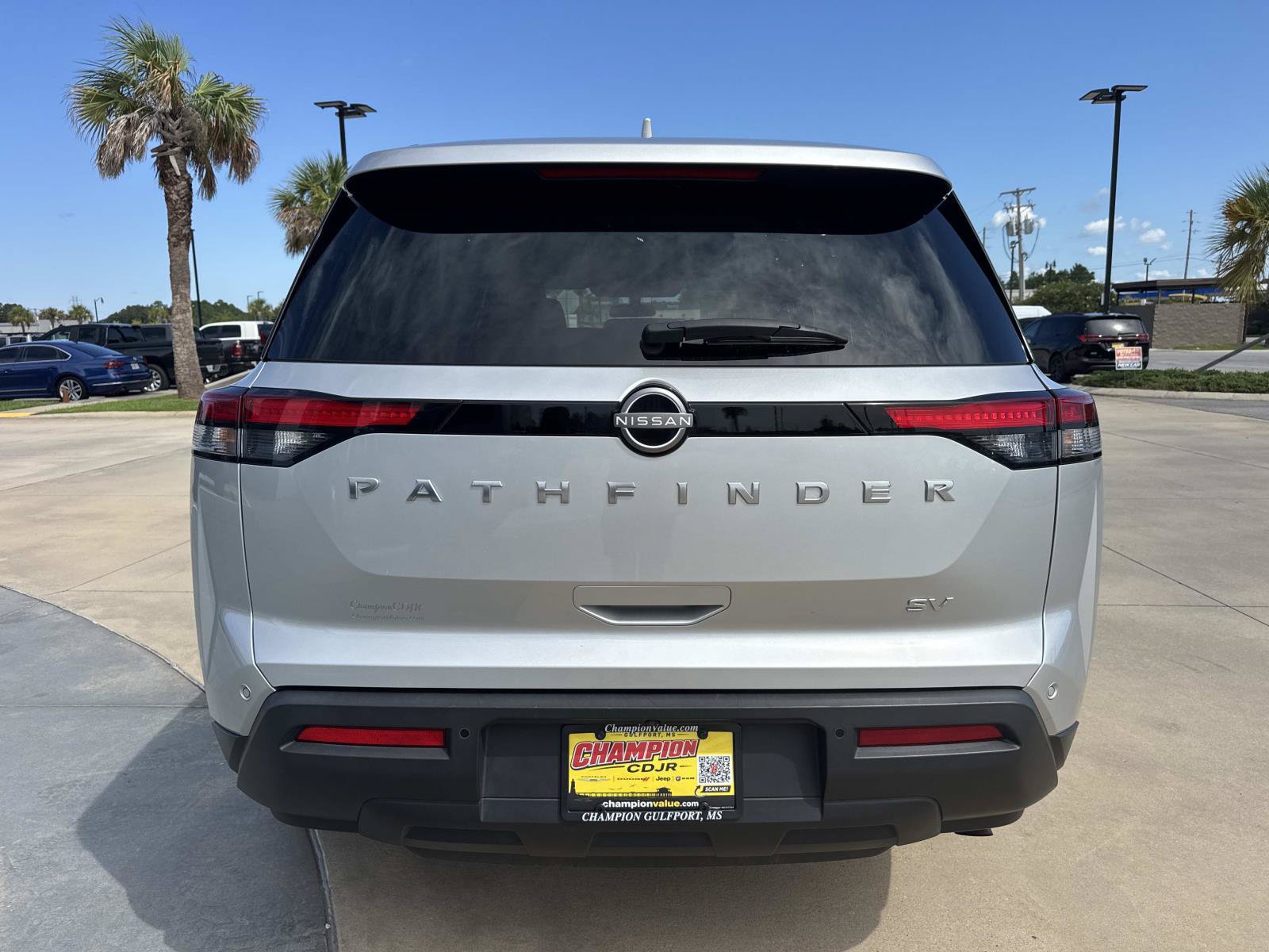 Used 2024 Nissan Pathfinder SV FWD image 6
