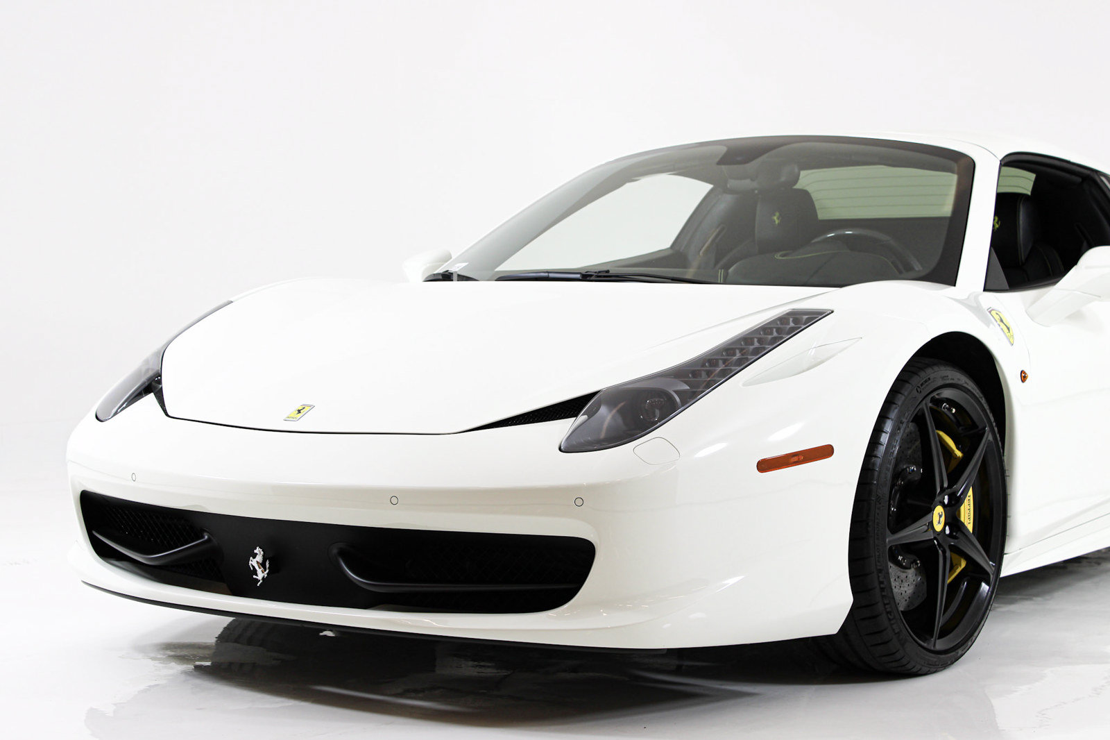 Used 2015 Ferrari 458 Spider RWD image 20
