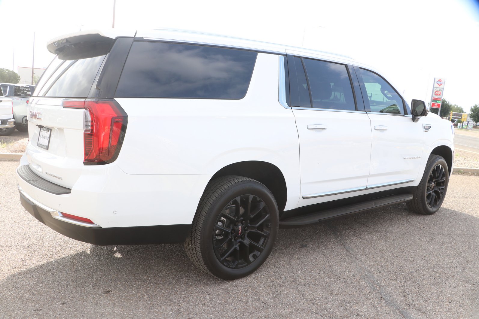 Used 2026 GMC Yukon XL Elevation AWD/4WD image 7