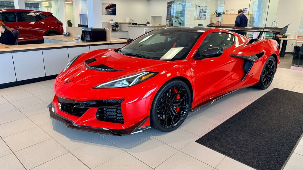 Used 2025 Chevrolet Corvette ZR1 w/ ZR1 Carbon Fiber Aero Package RWD image 3