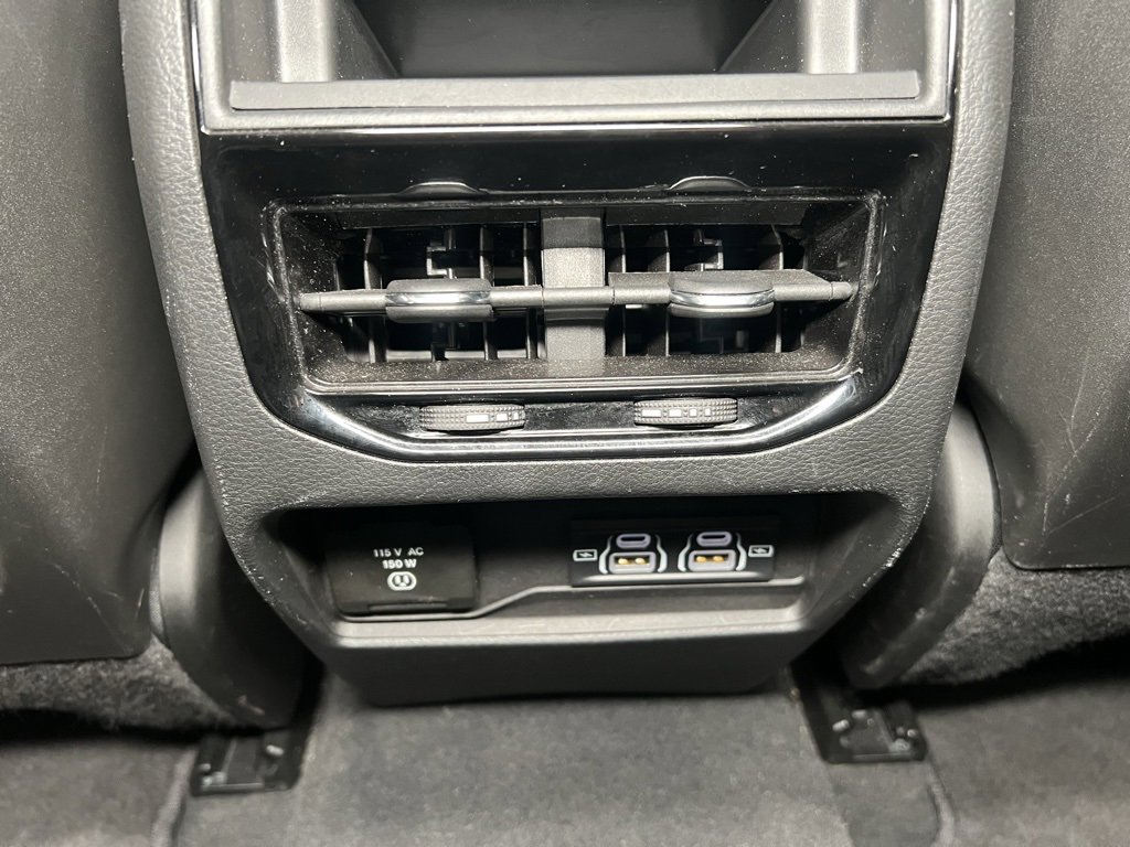 Used 2024 Jeep Grand Cherokee Altitude image 23