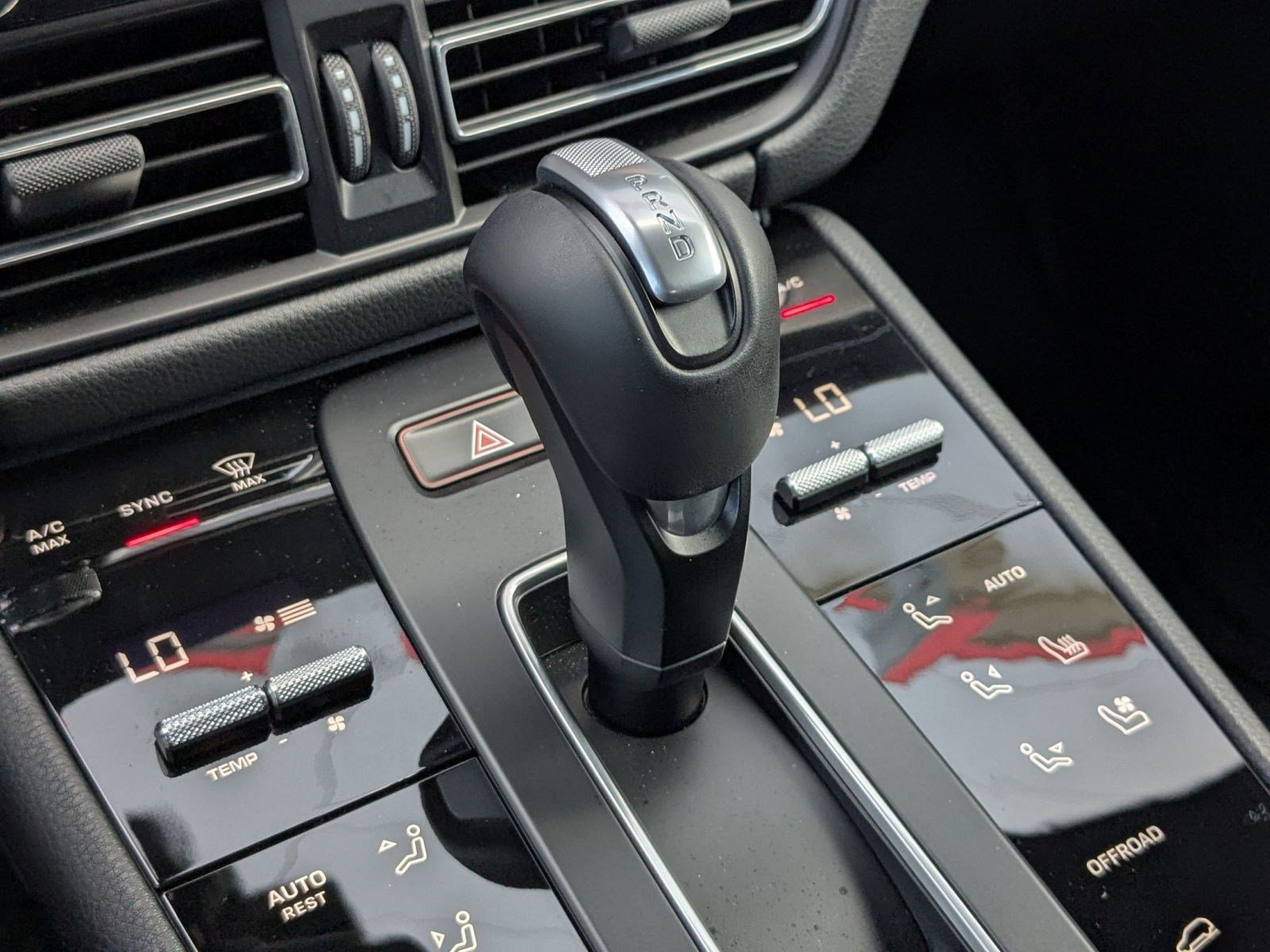 Certified 2026 Porsche Macan AWD/4WD image 20